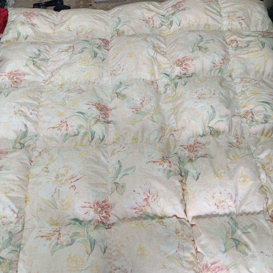 ロマンス小杉販売 花柄掛け布団　ダブルサイズ　ダウン推定90%　羽毛推定1.8㌔
