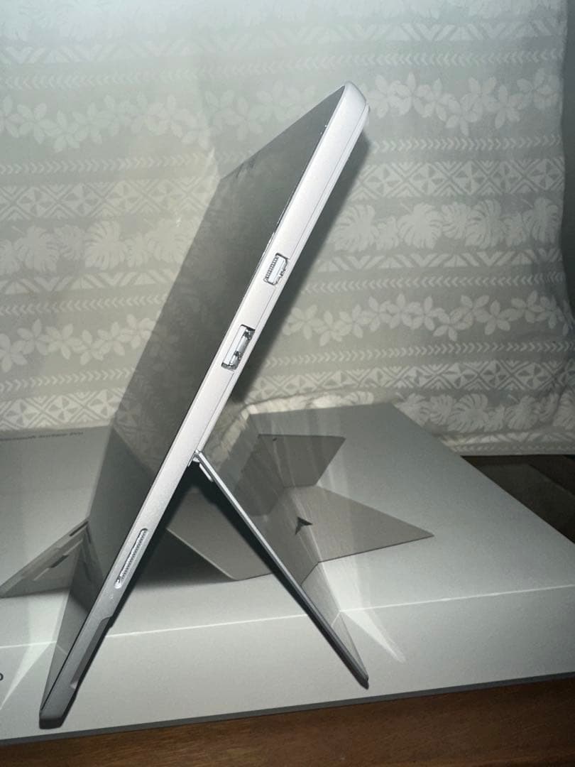 Surface Pro6 i5 8GB 256GB Signaturカバー付美品