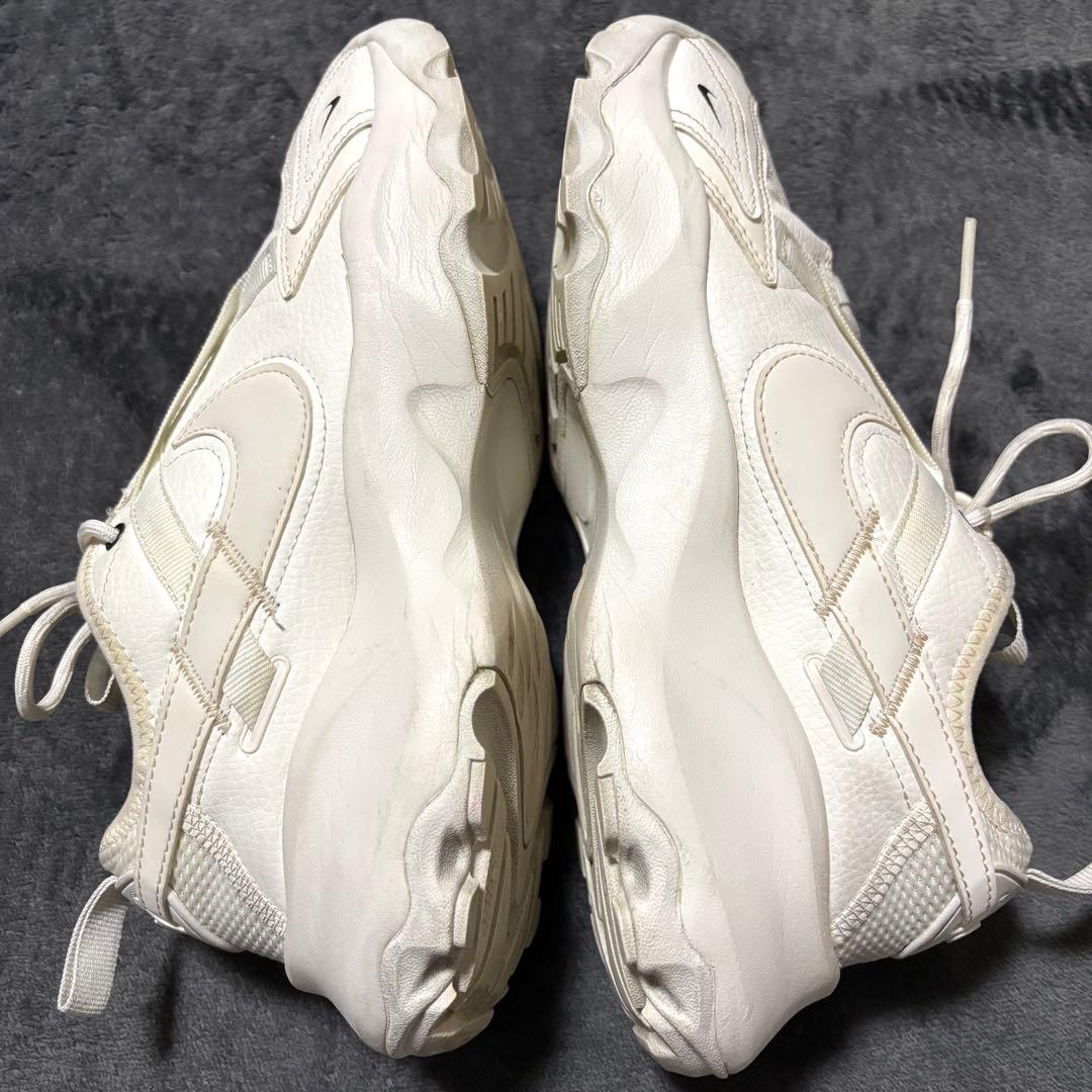 ナイキ NIKE ウィメンズ TC7900 26cm スニーカー ホワイト白