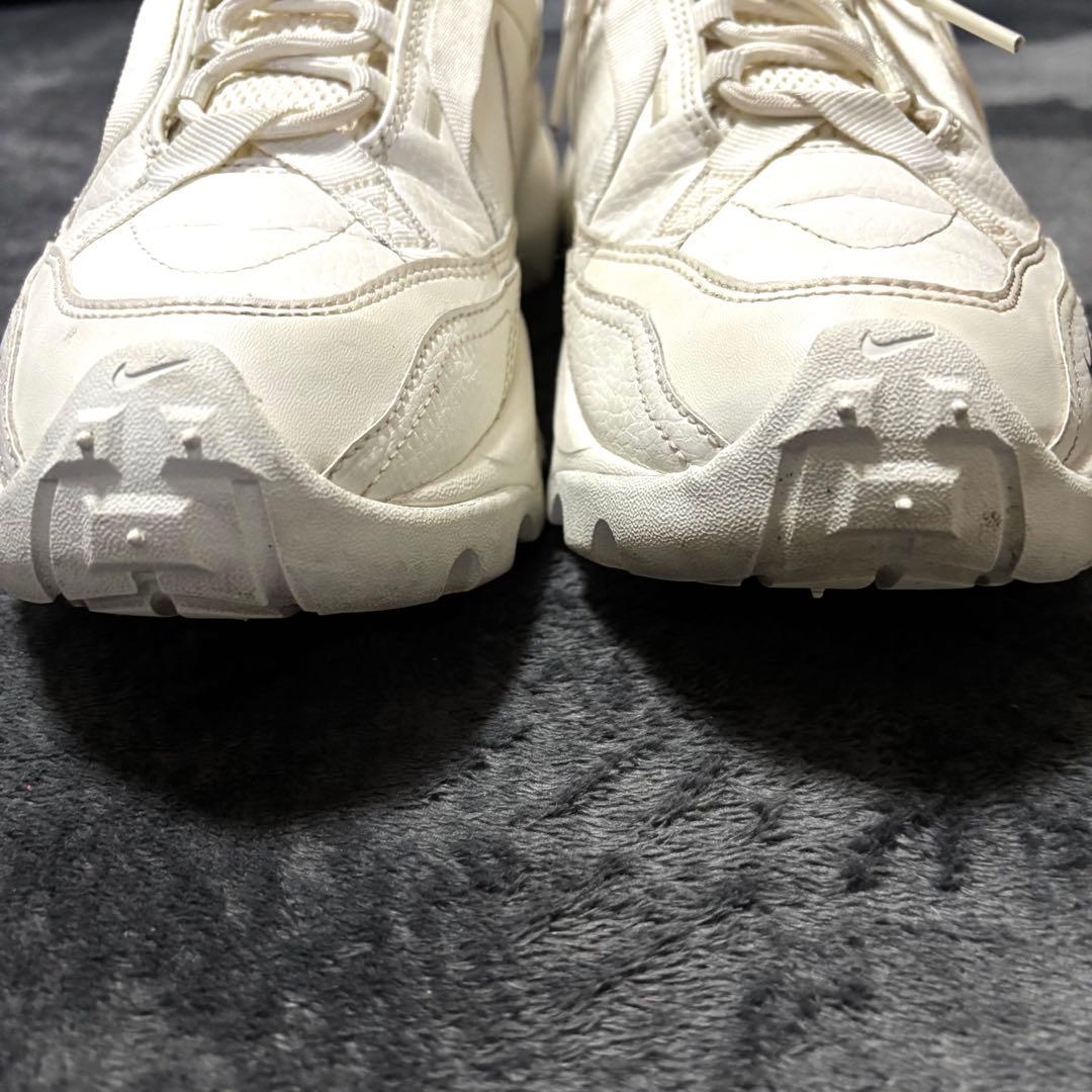 ナイキ NIKE ウィメンズ TC7900 26cm スニーカー ホワイト白