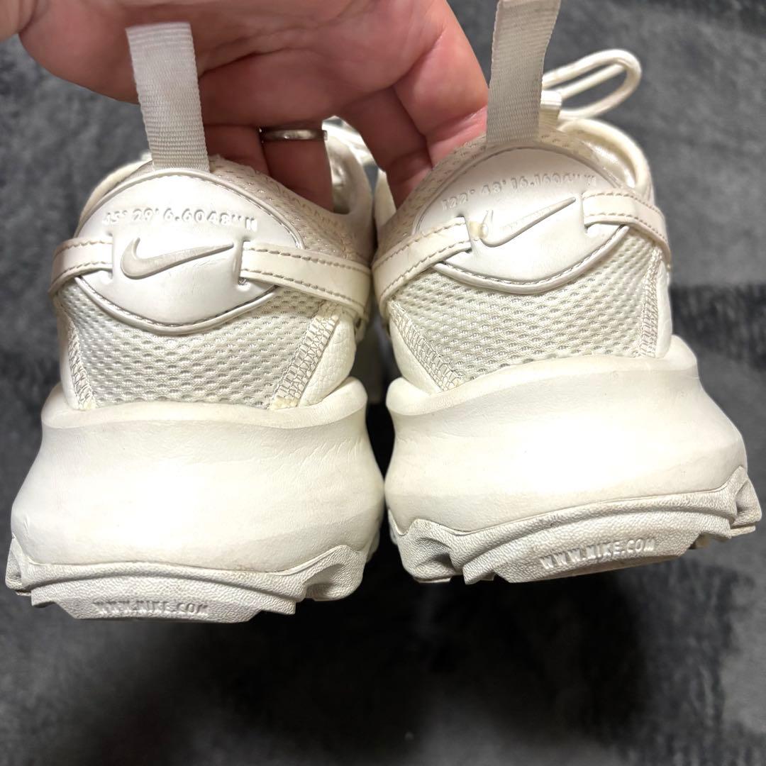 ナイキ NIKE ウィメンズ TC7900 26cm スニーカー ホワイト白