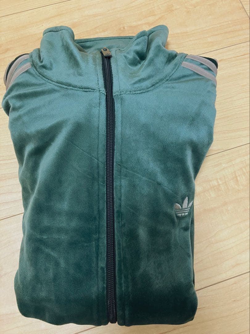 adidas ファイヤーバードトラックトップ　ベロア　トラックジャケットグリーン