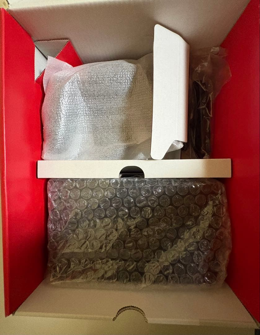 未使用に近い Nintendo Switch本体（赤/青） バッテリー向上ver