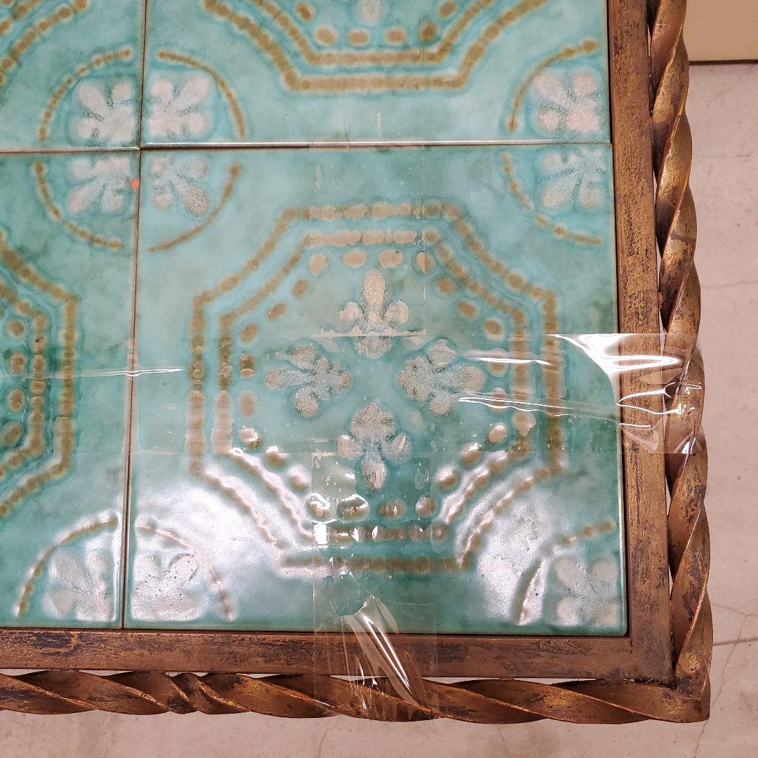 ターコイズタイル模様の長方形　アイアンテーブル