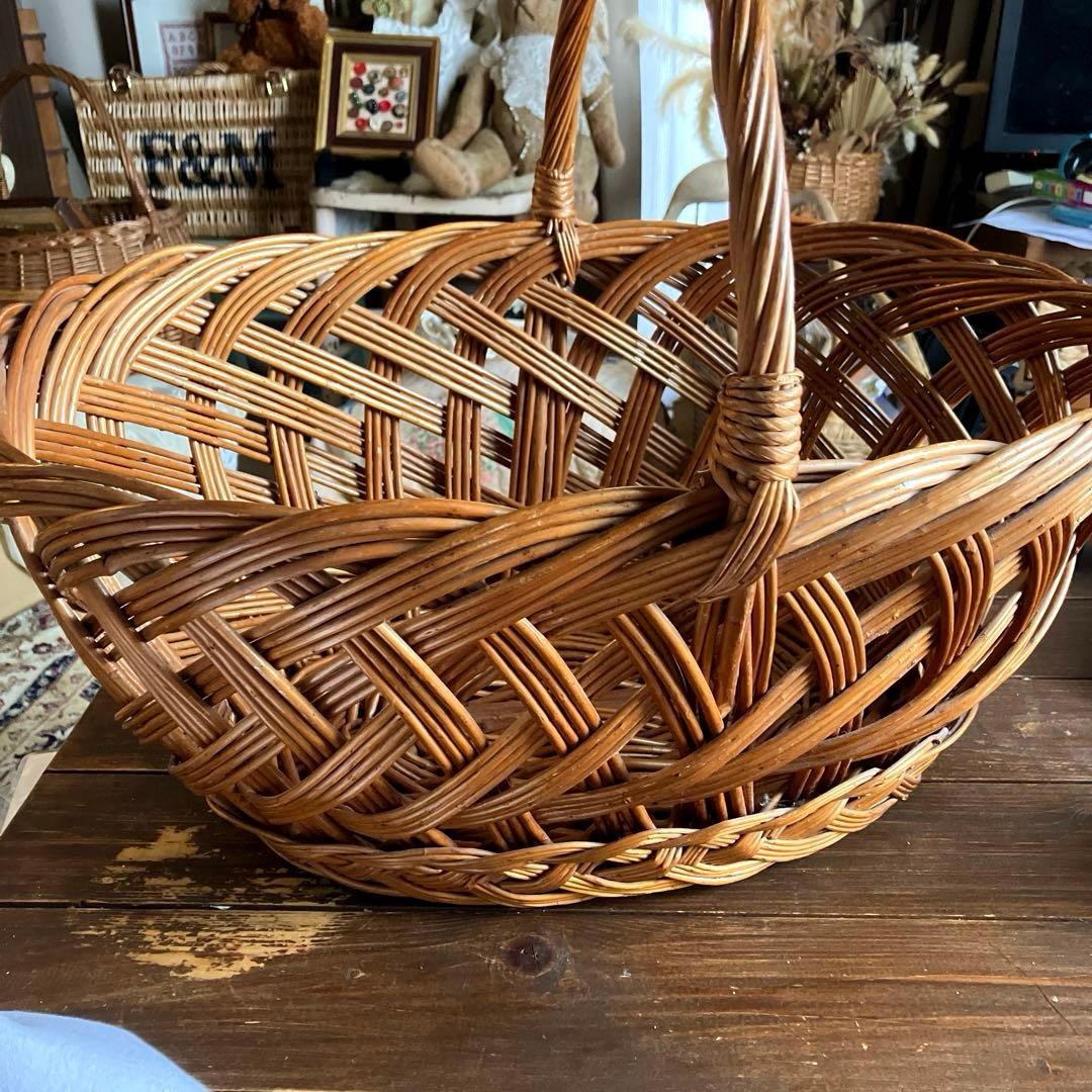 フランスアンティークパニエ　飴色で美しく編まれたバスケット