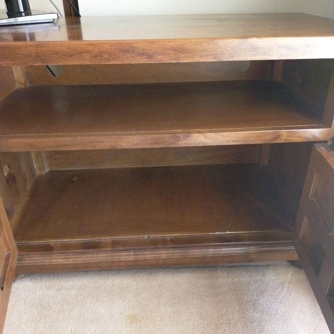 サイドボード、テレビ台