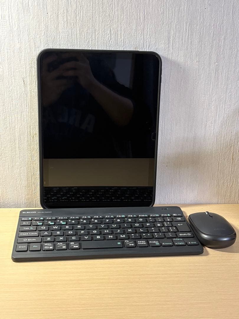 ももきゃぴさん専用 美品Apple iPad(第11世代) ELECOM