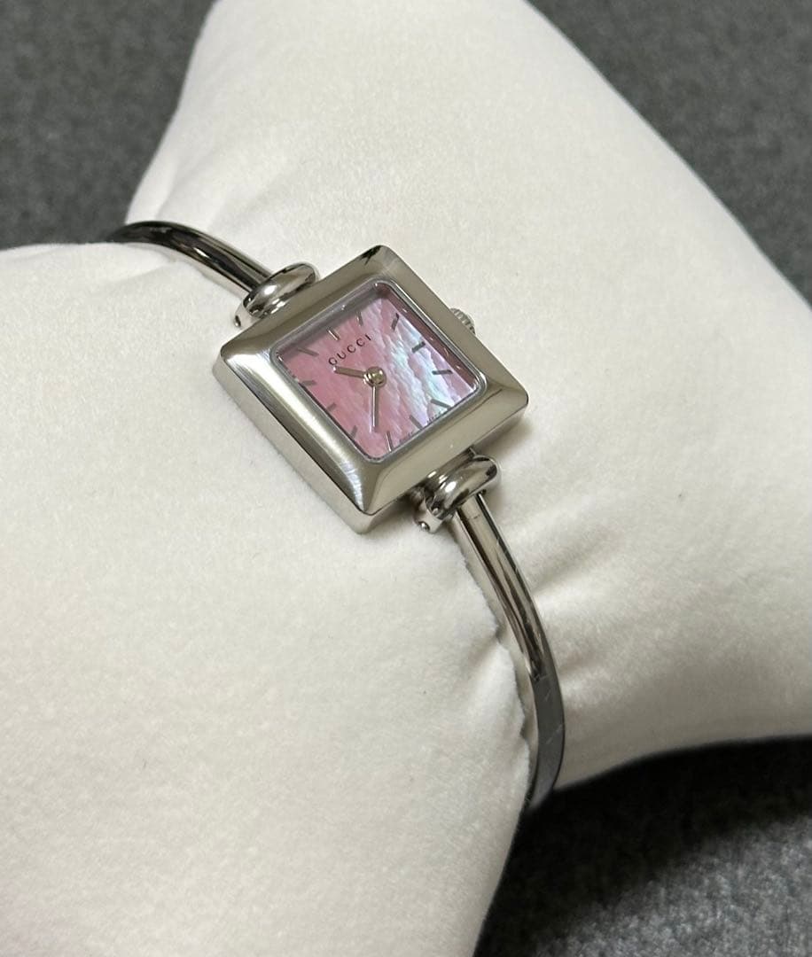 動作品GUCCI バングルウォッチ1900L アナログ クウォーツ ピンク文字盤
