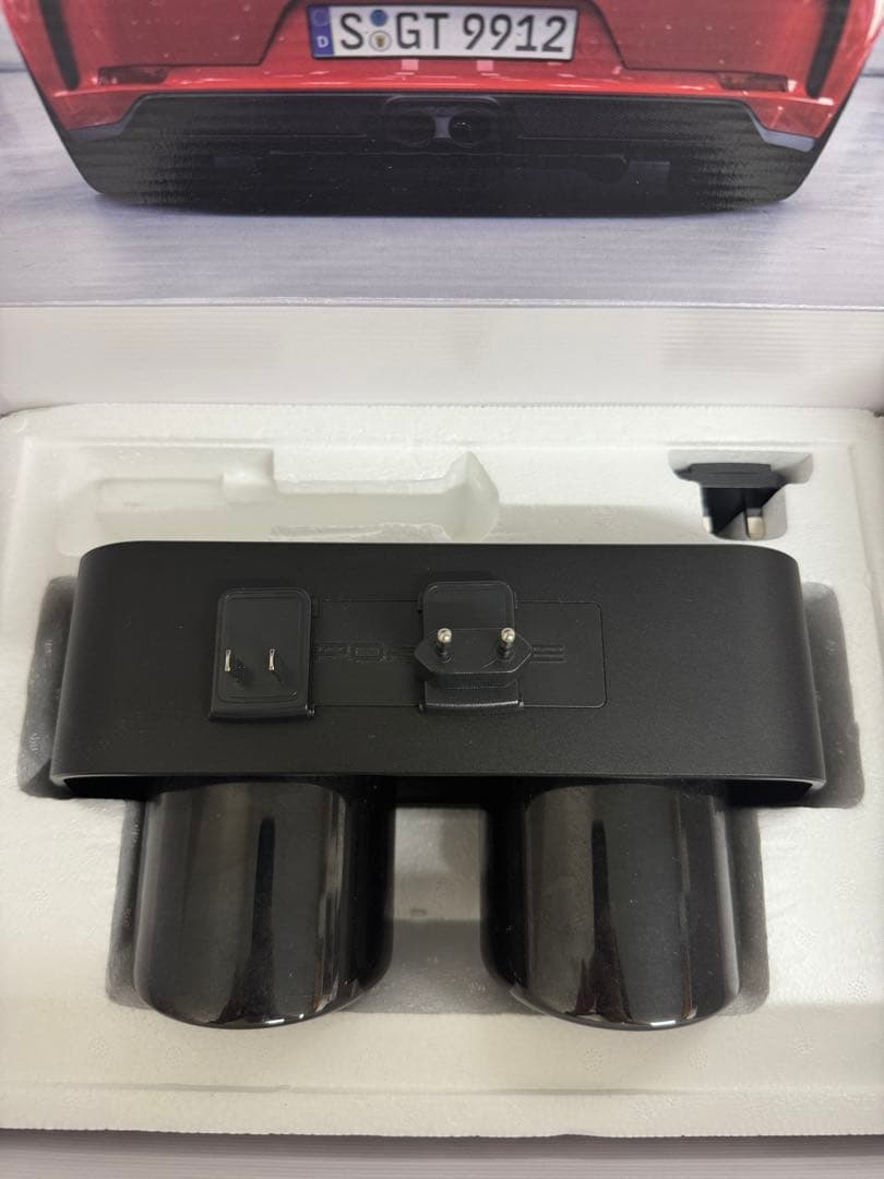 ポルシェ 911 GT3 マフラー型スピーカー