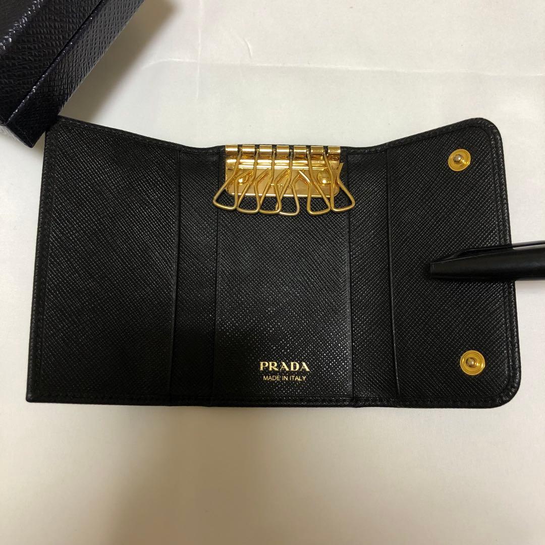 PRADA プラダ　キーケース