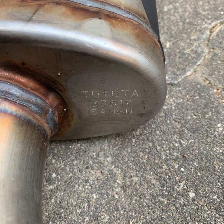 ヴェルファイア　30系の純正マフラー