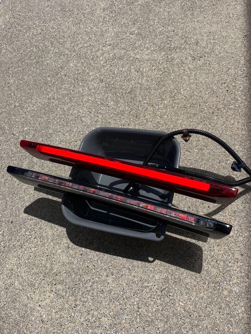 ステップワゴン　RP 3,4,5 面発光ハイマウントストップランプ　レッドレンズ