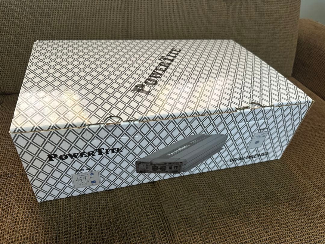 安心の未来舎1500W軽量型正弦波インバーター FI-SQ1503 リモコン付属