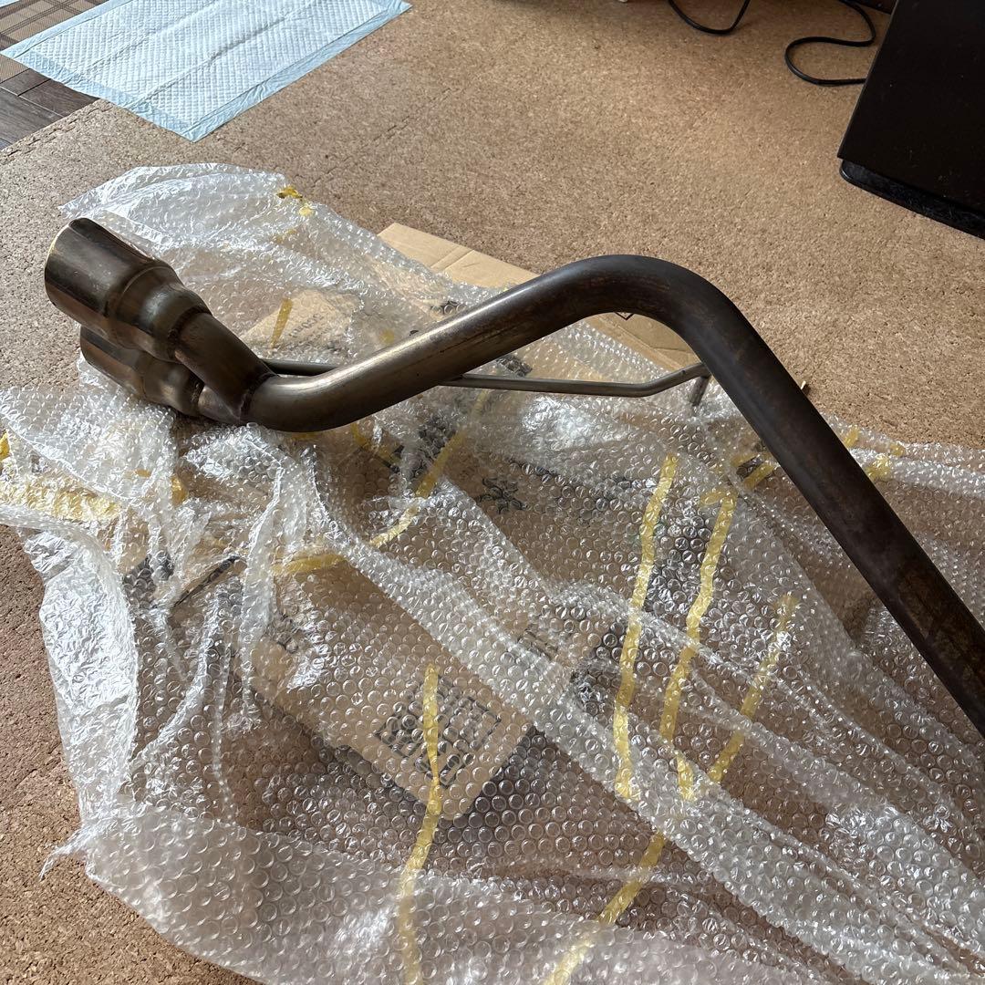 ド*ん様 エブリイワゴンDA64W ウィルズウィン2本出し マフラー