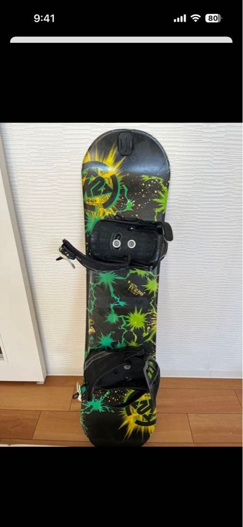 スノーボードとバインディングセット