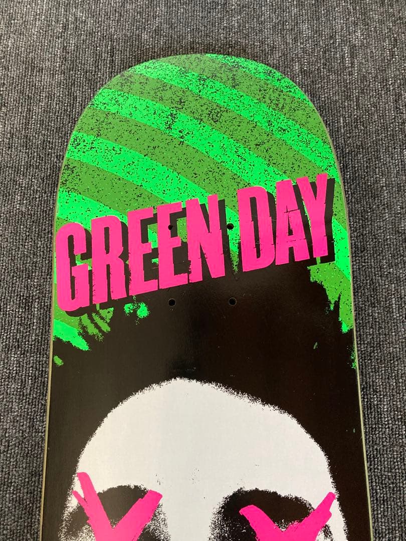 【ポ◯ト】greenday スケボーデッキ　real コラボ