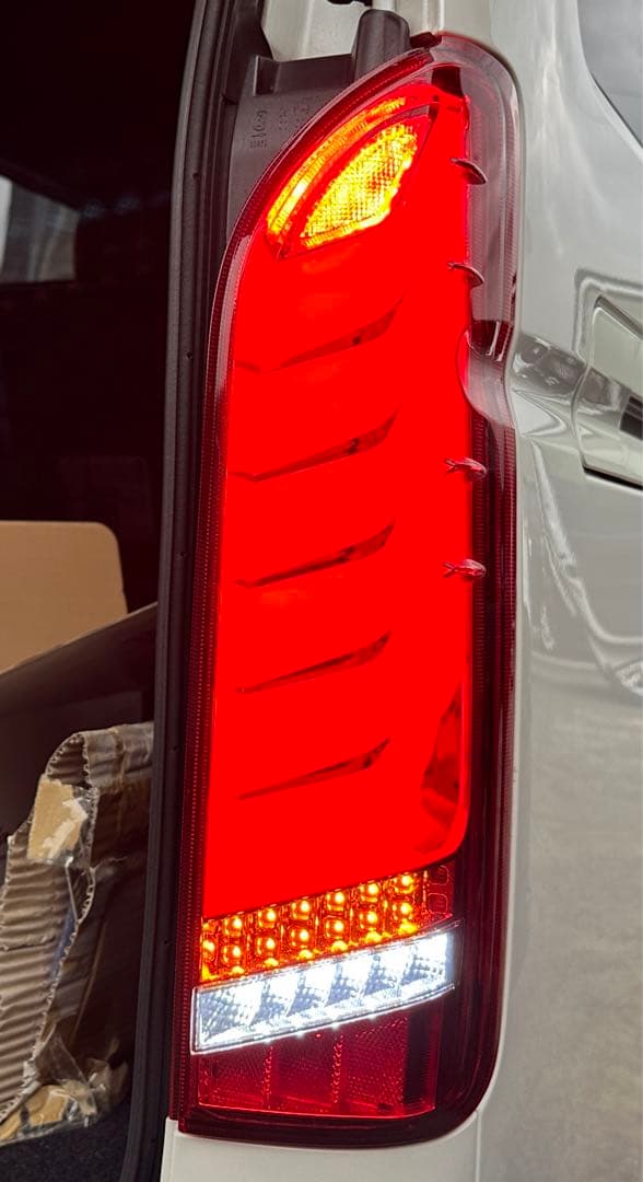 ハイエース Valenti ジュエル LED テールランプ ULTRA