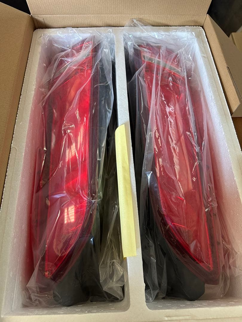 ハイエース Valenti ジュエル LED テールランプ ULTRA