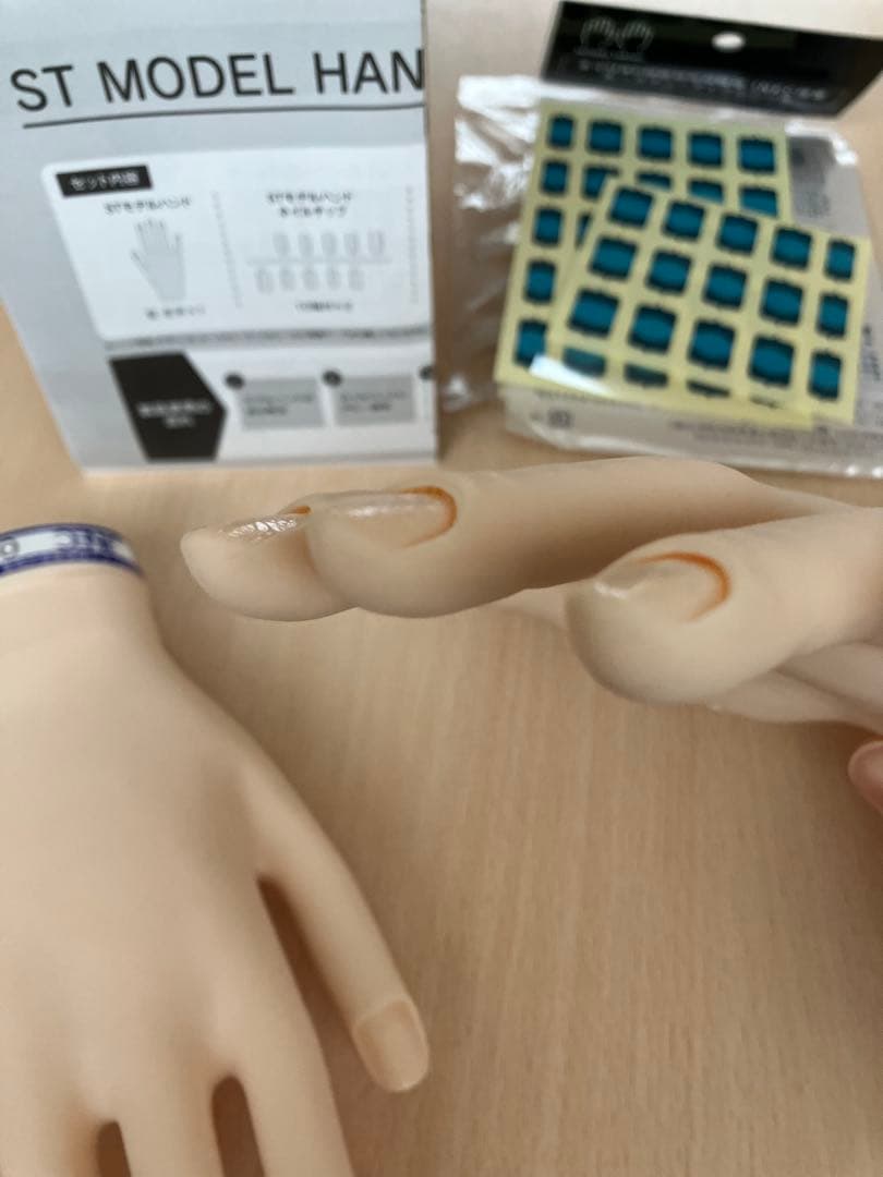 美品⭐︎認定モデルハンド⭐︎おまけ付 ネイリスト検定 JNEC ジェネック 両手