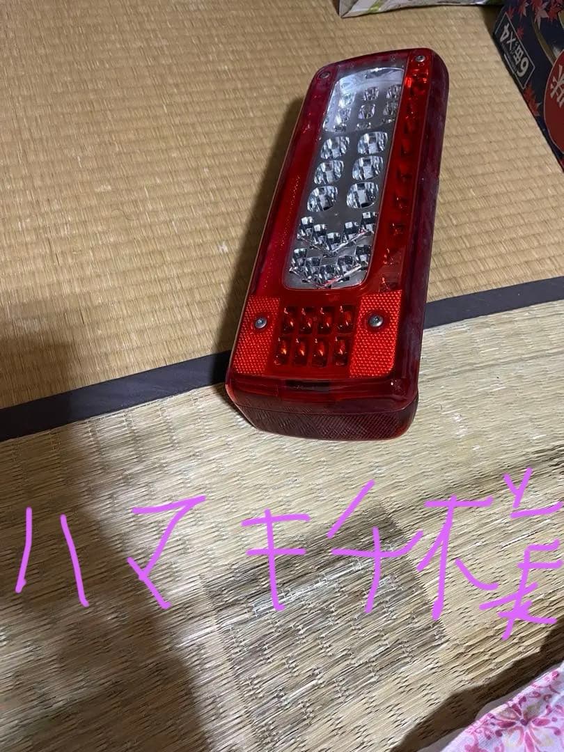 VOLVO ボルボ純正テールランプ 右側のみになります