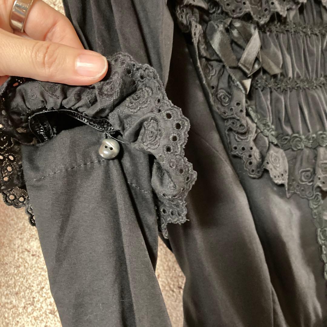 Cornet　フリル付き黒ワンピース