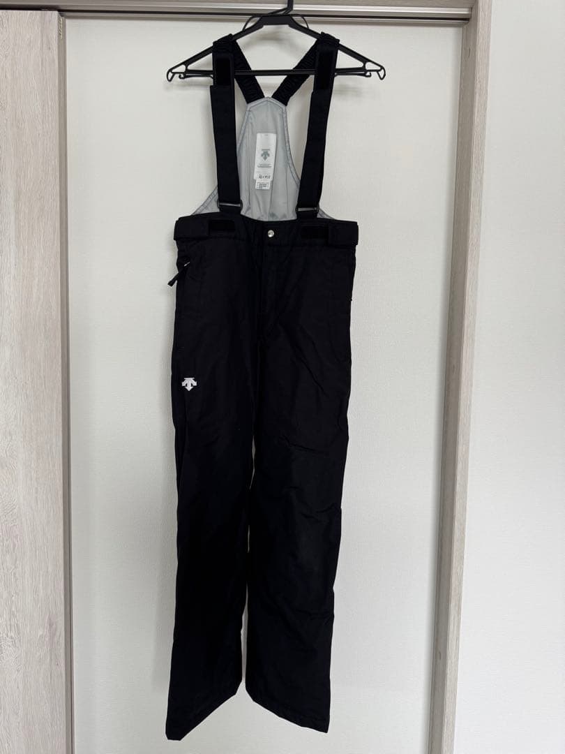 子供用スキーウェア 黒/赤 デサント 150