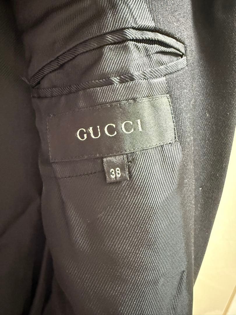 GUCCI 黒のチェスターコート ロングスタイル