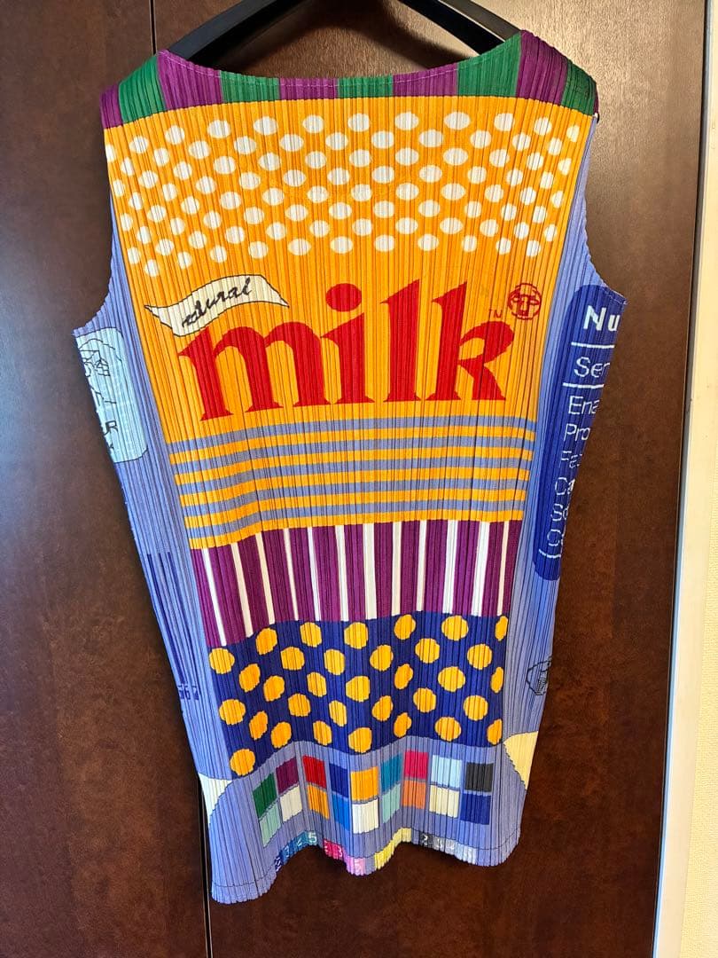 美品　Lサイズ　イッセイミヤケPLEATS PLEASE MILKタンクトップ