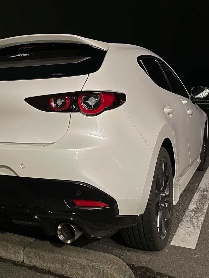 Uさん　MAZDA3 スリーキャッツ リアピース ストレート