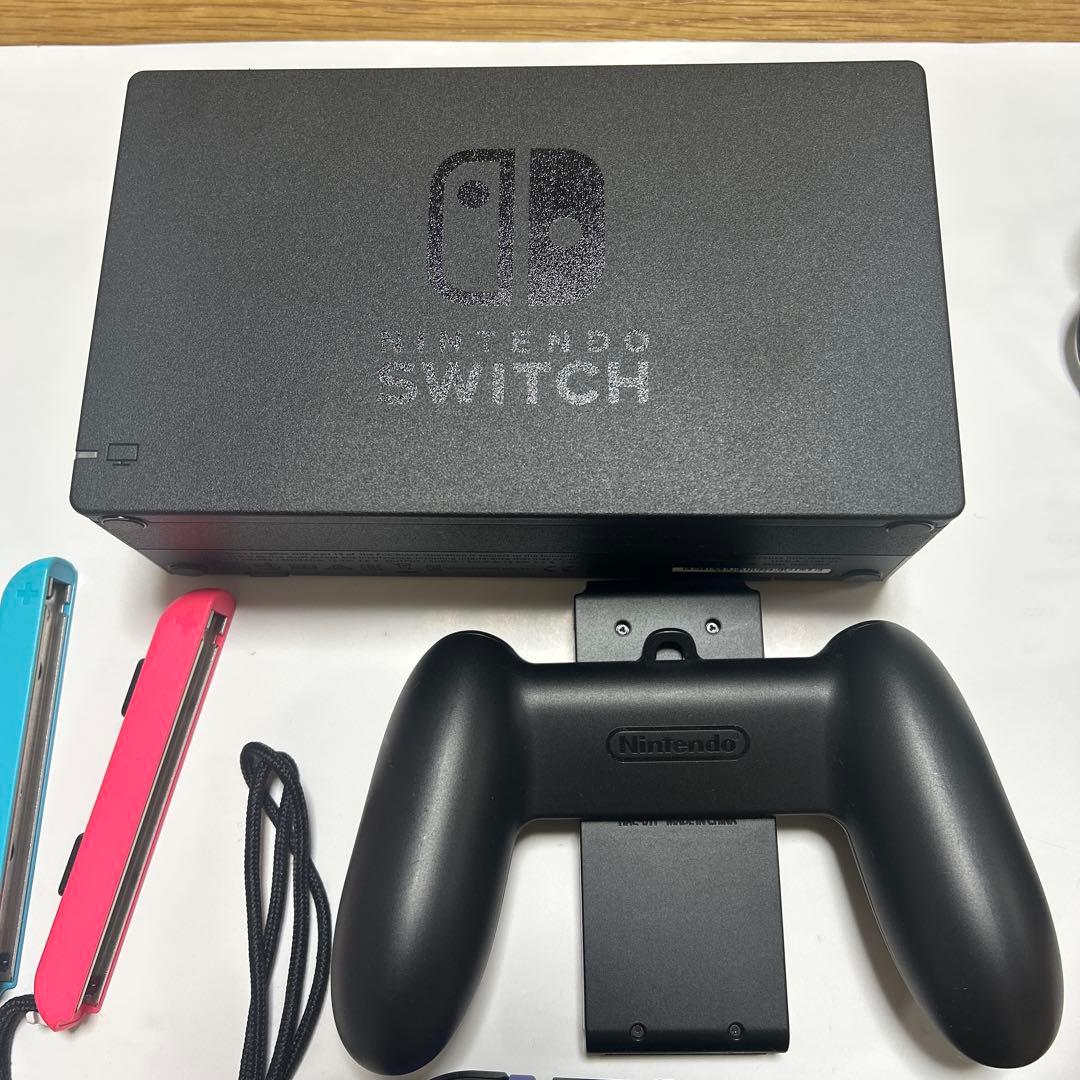 使用回数少なめ　Nintendo Switch 本体 ブルー/ネオンピンク