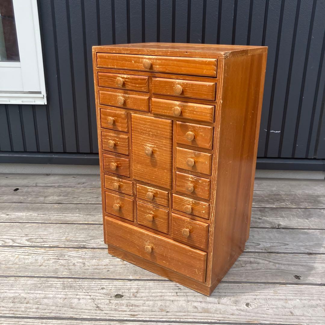 昭和レトロ 木製薬箱 ミニチェスト 箪笥 引き出し収納 引き出し 19杯 9段