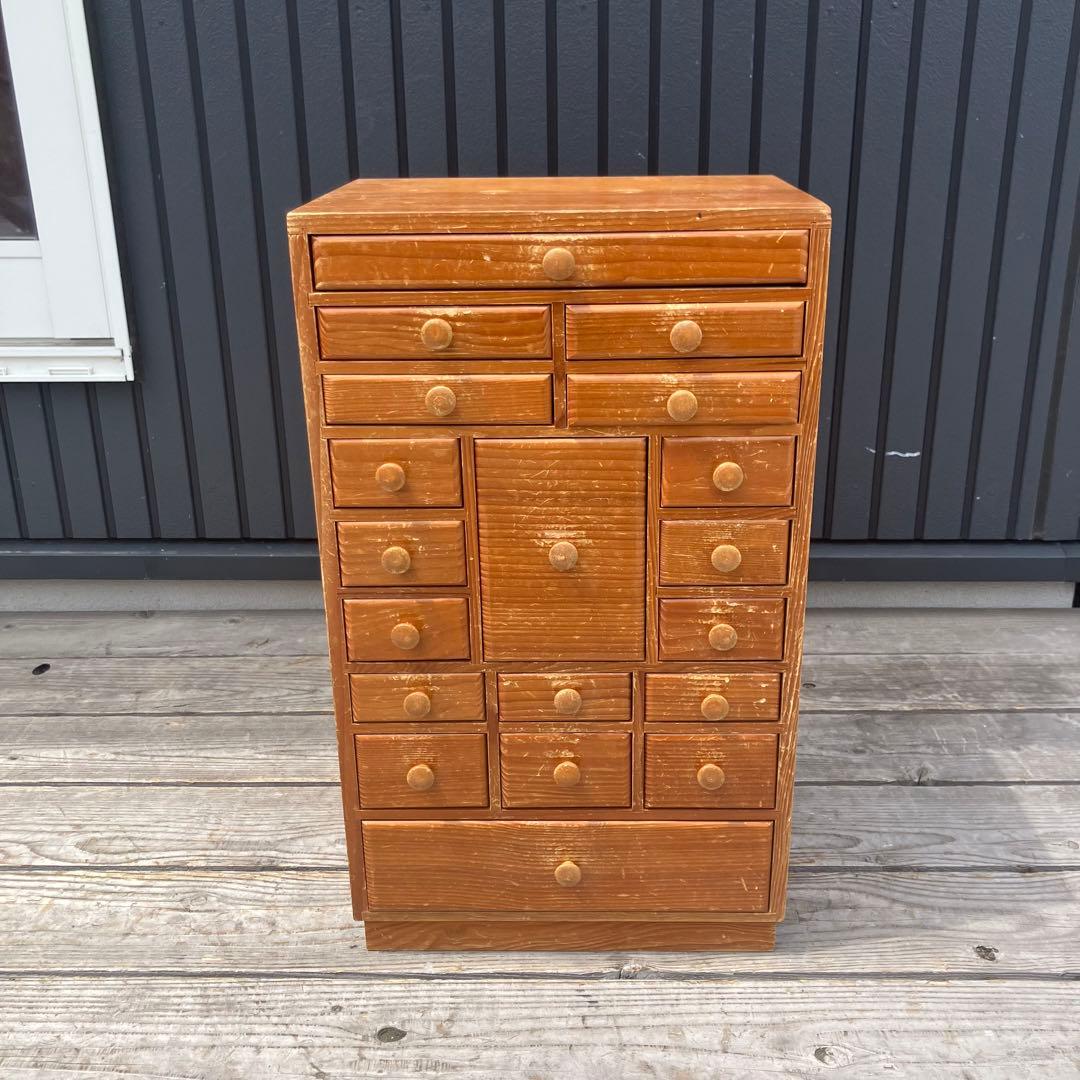 昭和レトロ 木製薬箱 ミニチェスト 箪笥 引き出し収納 引き出し 19杯 9段