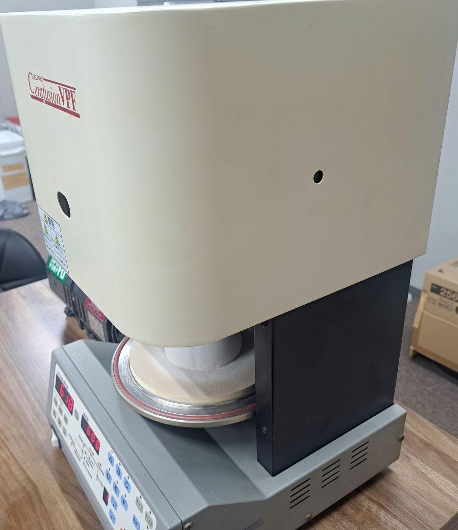 歯科技工　ポーセレンファーネス　　真空ポンプ付　取説あり