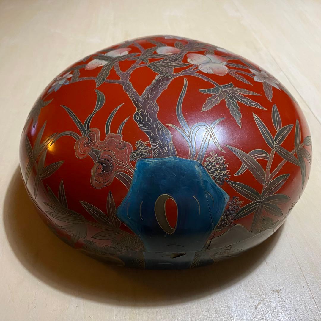 中国骨董:赤い漆器の蓋もの(桃の実と花)