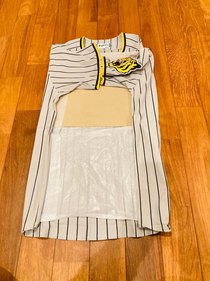 新品　未使用　阪神タイガース　坂本誠志郎　ユニフォーム　ミズノ L　坂本　刺繍