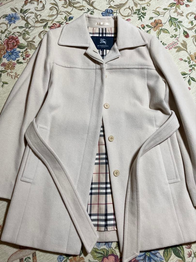 【バーバリーロンドン】ホワイト ベルト付きショートコート40