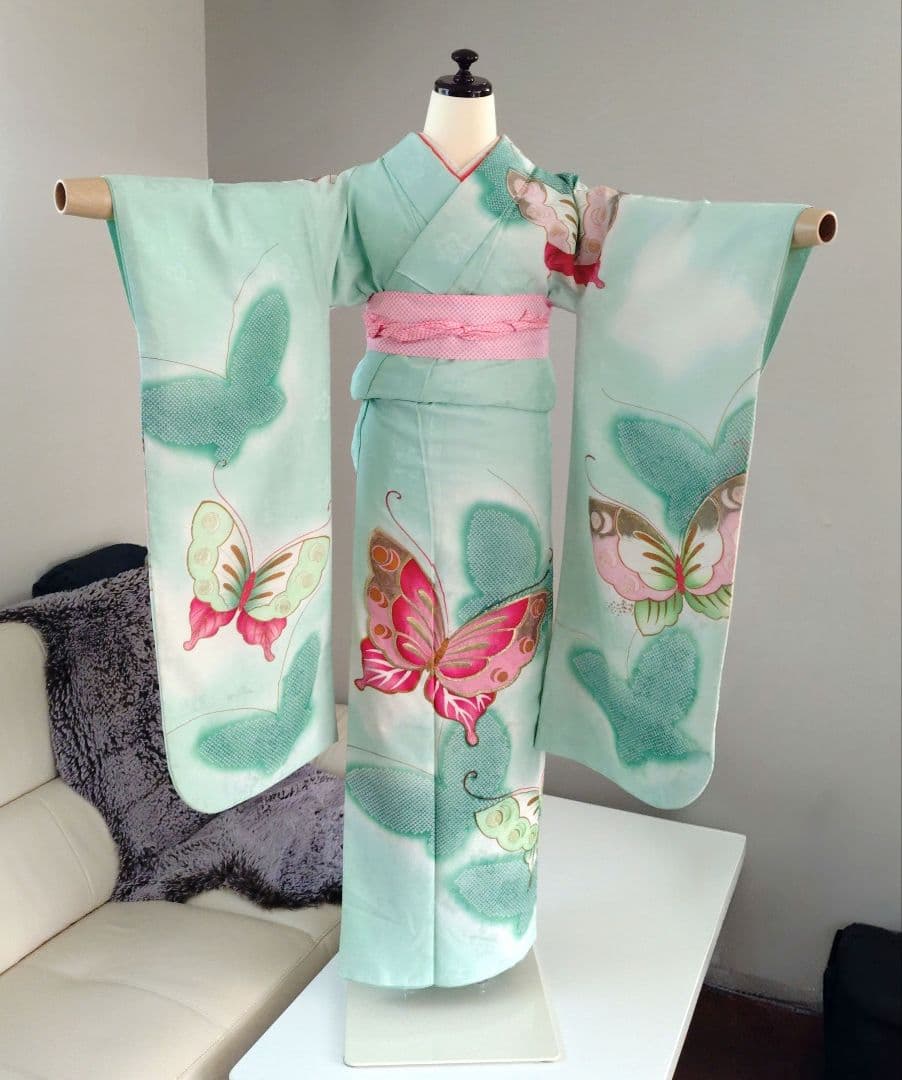 セール☆　振袖と作り帯など5点セット　ミントグリーンに蝶花　作り帯付け帯　刺繍