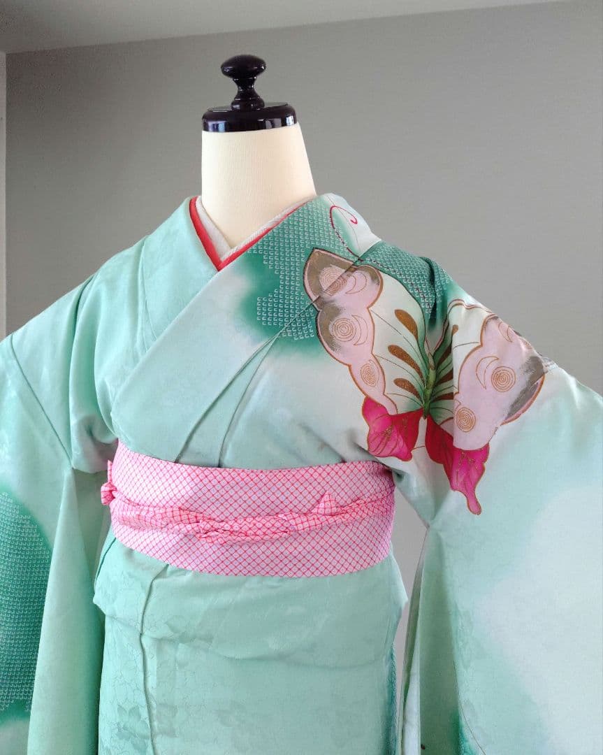 セール☆　振袖と作り帯など5点セット　ミントグリーンに蝶花　作り帯付け帯　刺繍