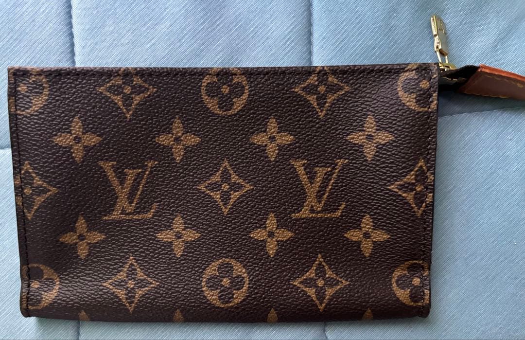 ルイヴィトン バケット付属ポーチ