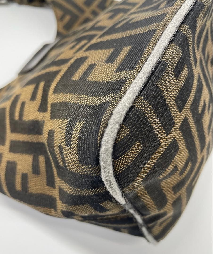 【FENDI/フェンディ】ズッカ柄 マンマバケット ショルダーバッグ