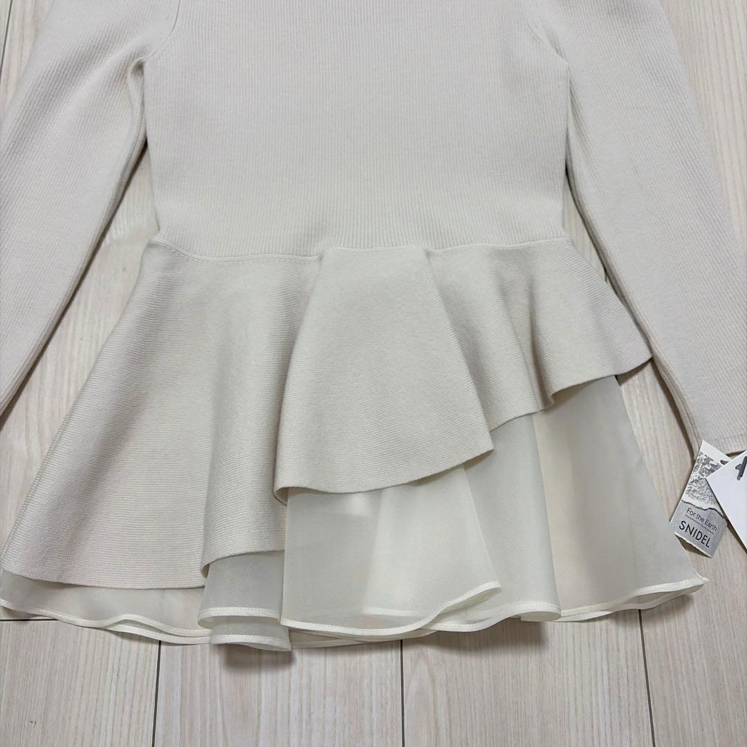 SNIDEL ペプラムアシメニットプルオーバー　アイボリー
