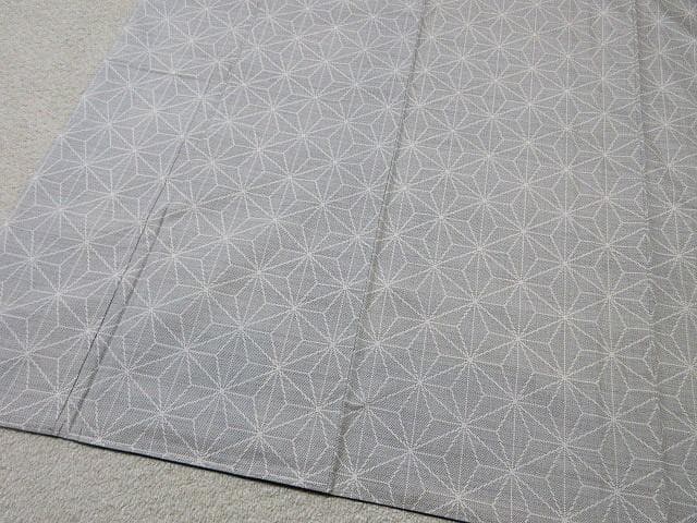 本場白大島紬：麻の葉柄：美品：袷着物：11マルキ：しつけ糸：P10