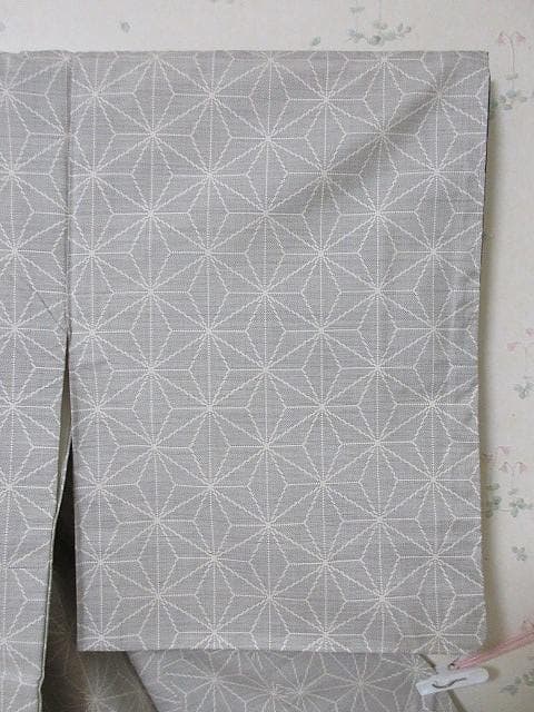 本場白大島紬：麻の葉柄：美品：袷着物：11マルキ：しつけ糸：P10