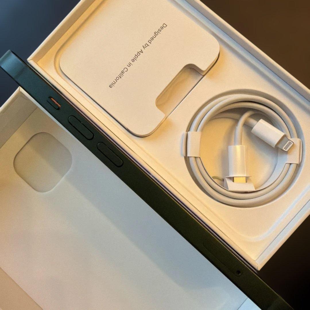 電池残量85%！　SIMフリー　iPhone13 256GB 付属品全てあり