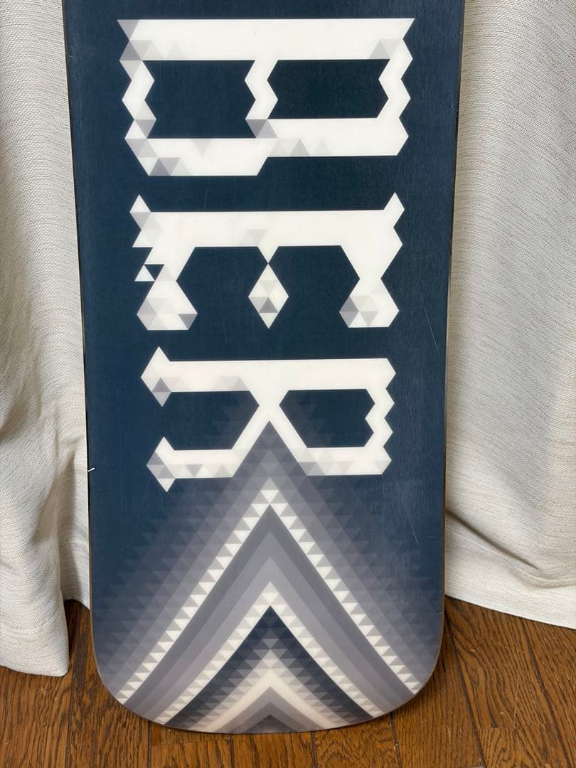 NOVEMBER ARTISTE 18-19 （157)