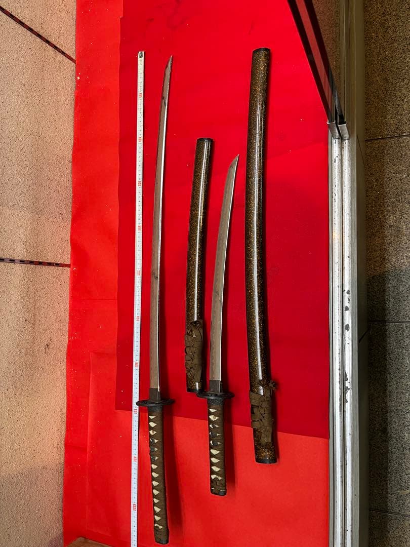 模造刀　大小2本セット　2本掛け台付き　下緒付き　螺鈿拵え