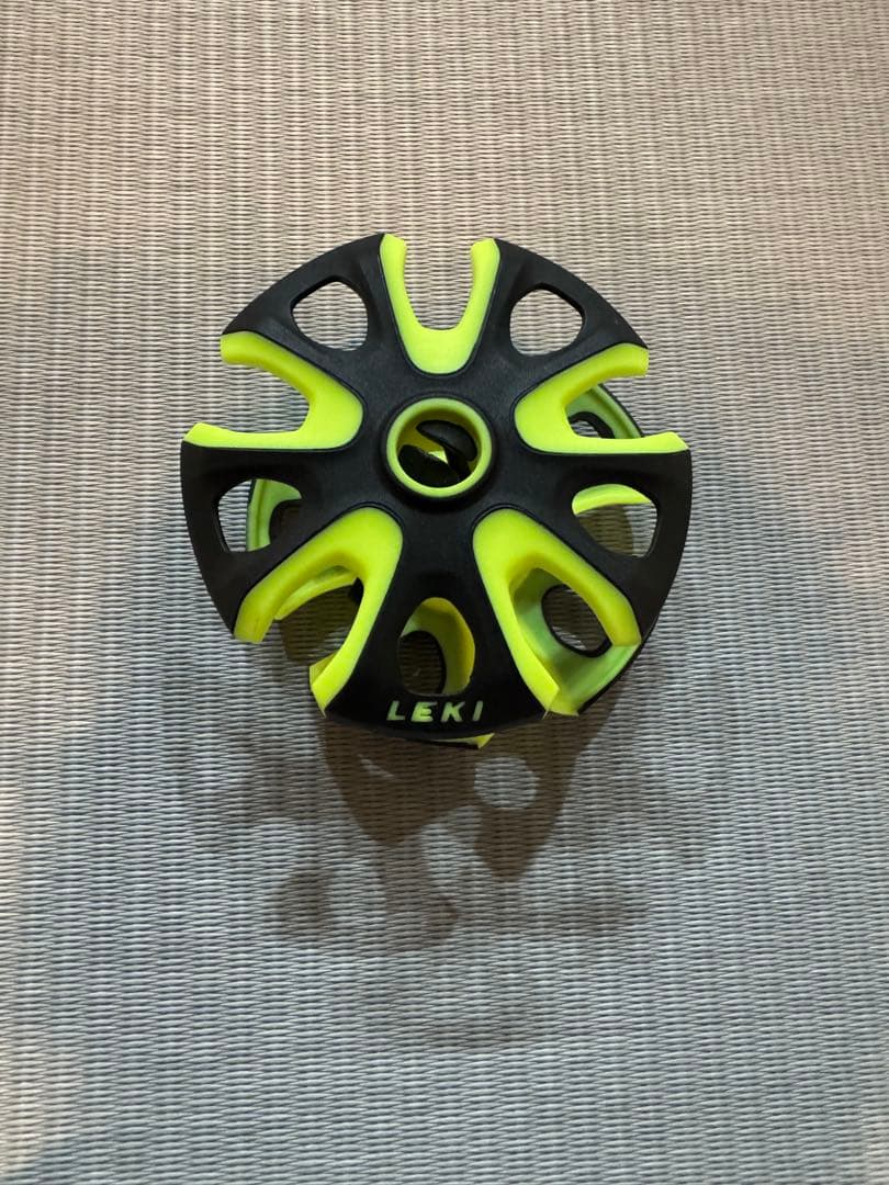 mo1737LEKI スキー用ストック カーボン製 黒/黄