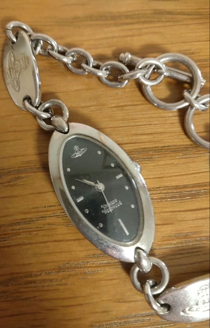 Vivienne Westwood ヴィヴィアン 腕時計 ブラック×シルバー