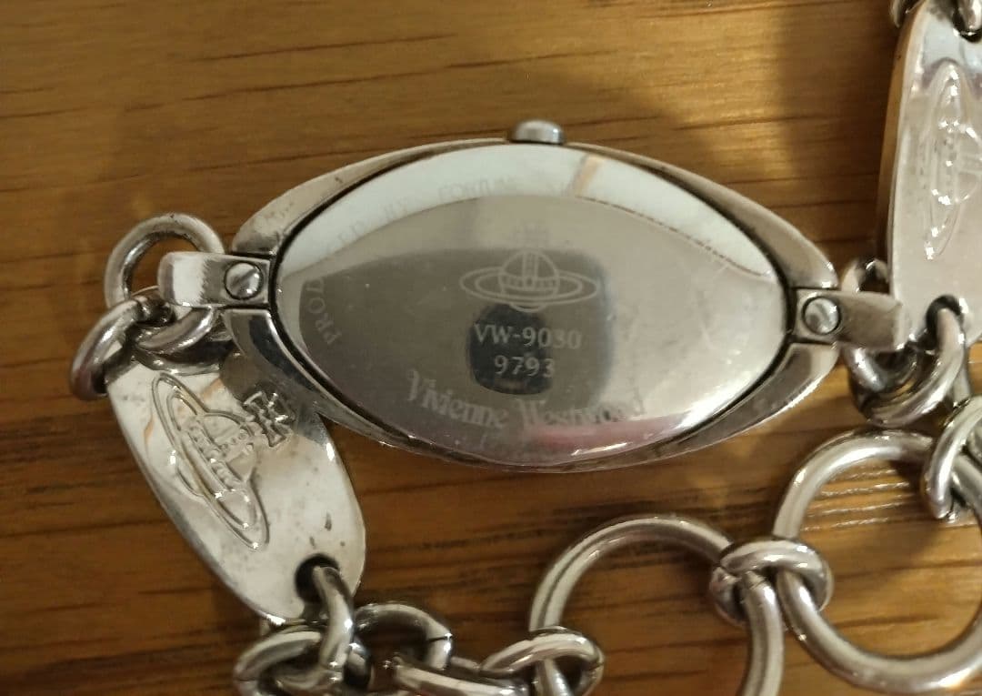 Vivienne Westwood ヴィヴィアン 腕時計 ブラック×シルバー