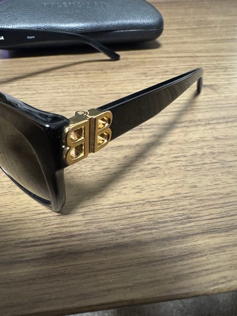 バレンシアガ　サングラス